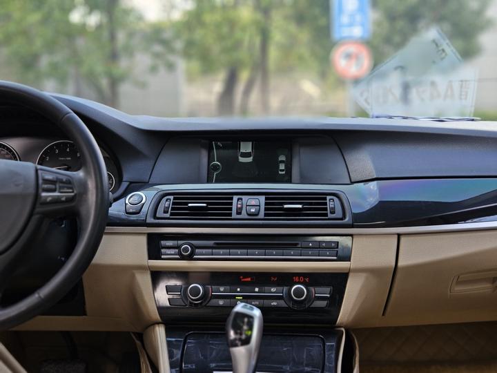 5 Series Imported 2012 520i photo 5