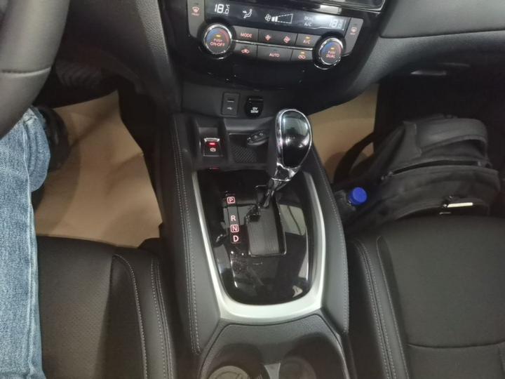 X-Trail 2022 Facelift 2.0L RWD Connected Comfort photo 5