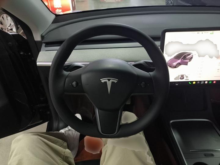Model Y 2024 RWD photo 6