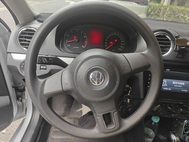 2015 1.6L AT Comfort photo 7