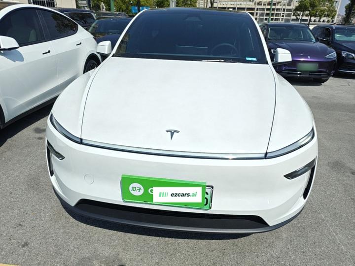 Model Y 2025 RWD photo 2