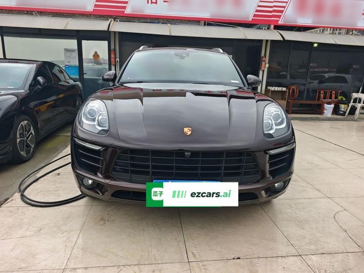 2017 Macan 2.0T photo 2