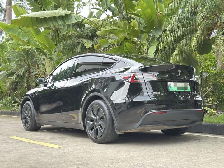 Model Y 2023 RWD photo 4