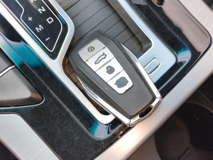 Emgrand GL 2019 1.4T CVT Elite Smart photo 8