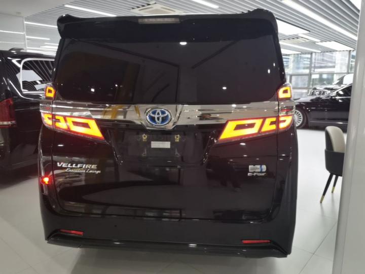 2019 Hybrid 2.5L HV Premium photo 5