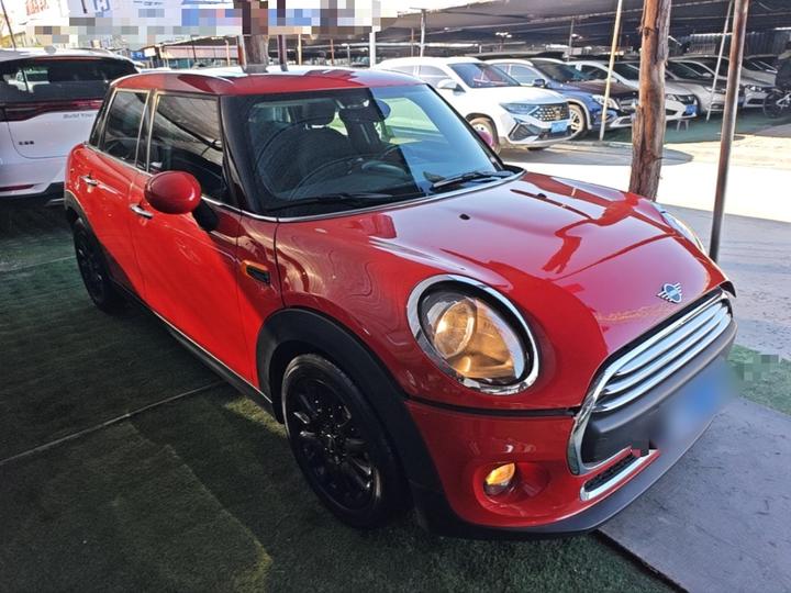 2018 1.5T ONE PLUS 5-Door photo 3