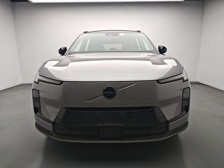 XC70 Hybrid 2026 RWD Long Range Core photo 2