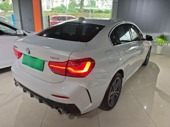 1 Series 2023 120i M Sport photo 6