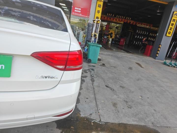 Lavida 2017 1.6L AT photo 7