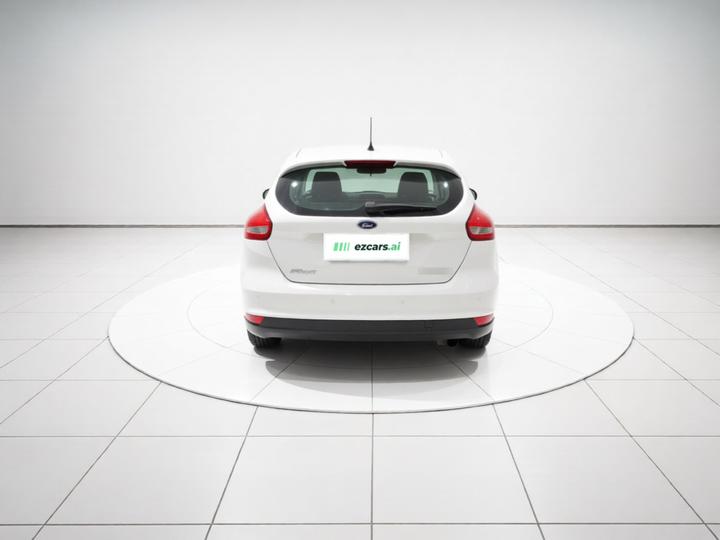 Focus 2015 Hatchback 1.6L AT Comfort photo 3