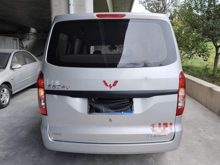 Wuling Hongguang V 2022 1.5L LAR photo 3