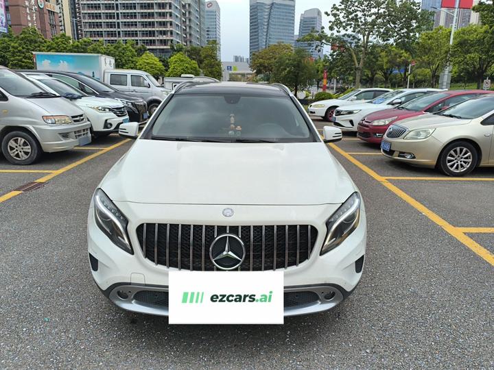 GLA 2015 GLA 220 4MATIC Fashion photo 2