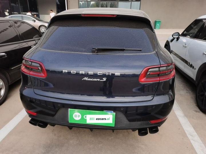 2017 Macan 2.0T photo 3
