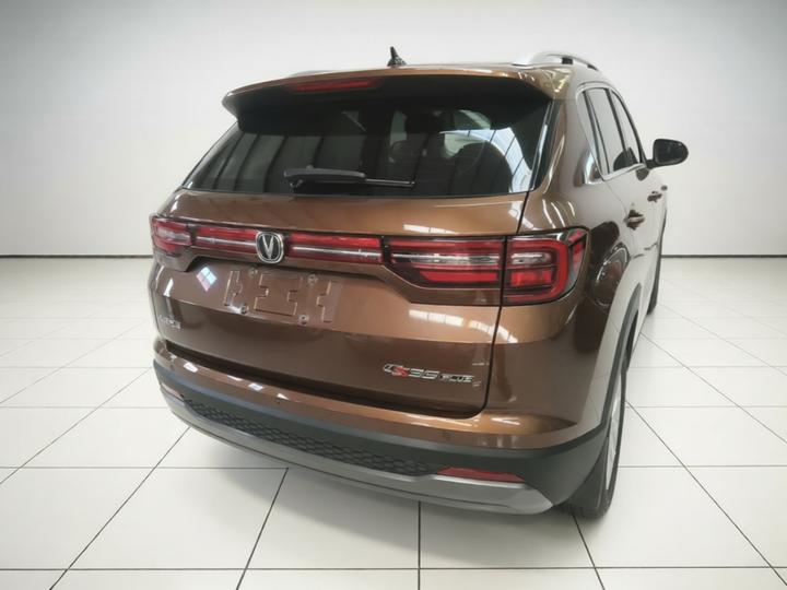 CS35PLUS 2021 1.6L MT Elite photo 5