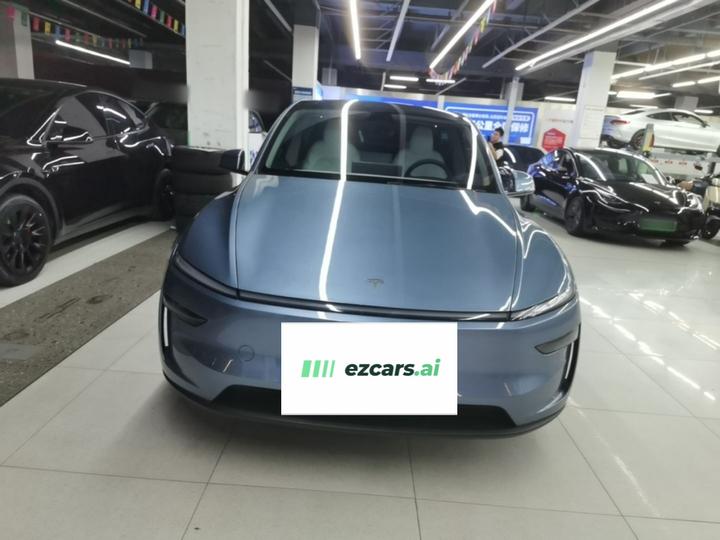 Model Y 2025 Long Range AWD Launch Edition photo 2