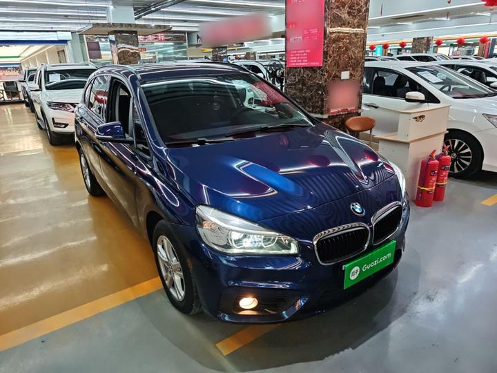 2 Series Wagon 2016 218i Leading photo 3