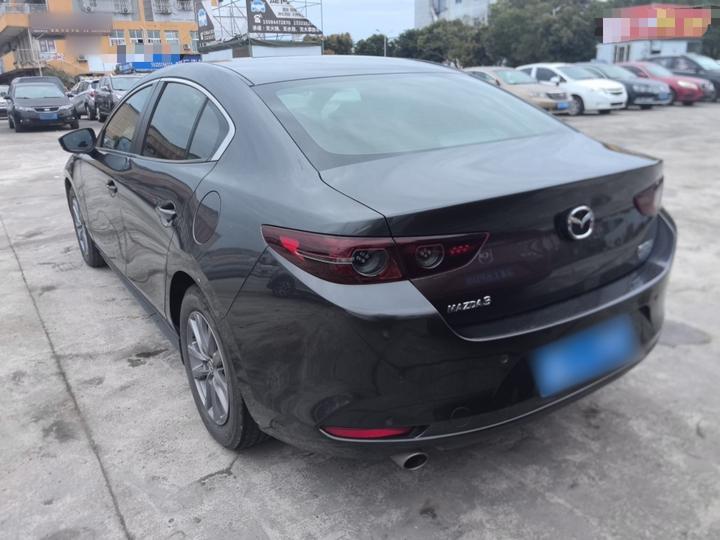 3 Axela 2023 2.0L AT photo 4