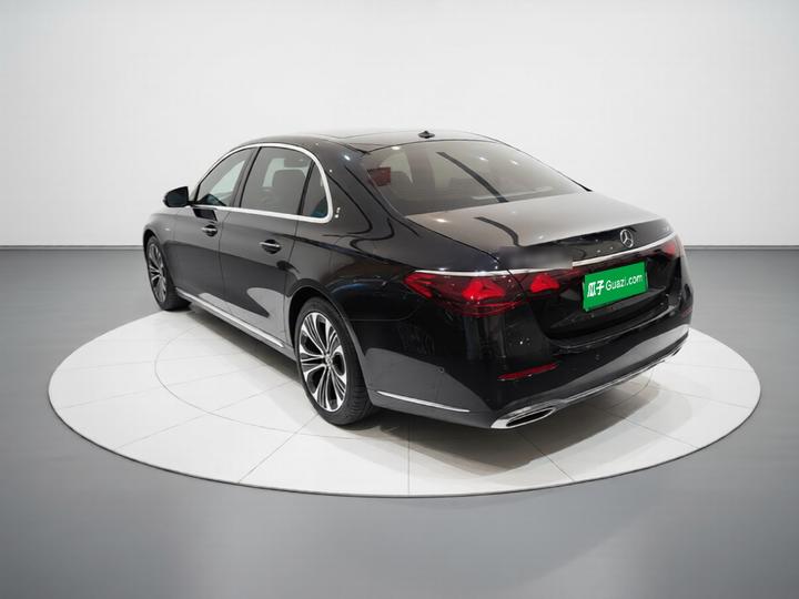 E-Class EV 2024 E 350 e L PHEV photo 4