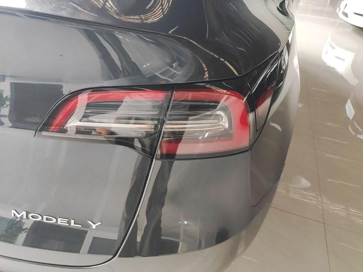 Model Y 2024 RWD photo 7