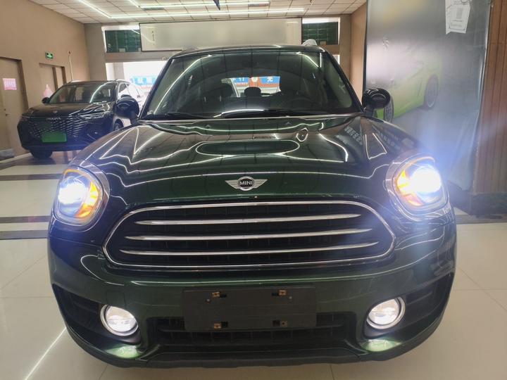 2017 1.5T COOPER ALL4 photo 2