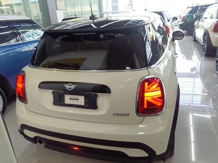 2022 Facelift 1.5T COOPER Classic photo 3