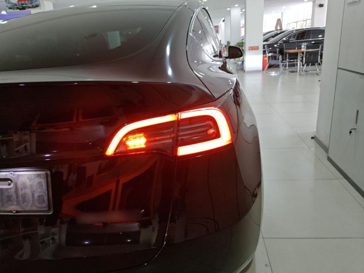 Model Y 2023 RWD photo 7