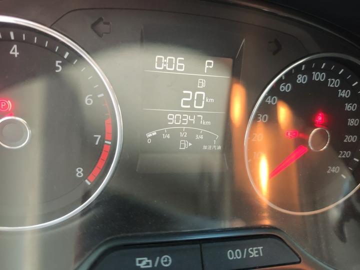 Polo 2016 1.6L AT Comfort photo 2