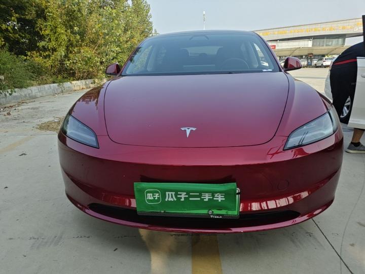 Model 3 2023 RWD photo 2