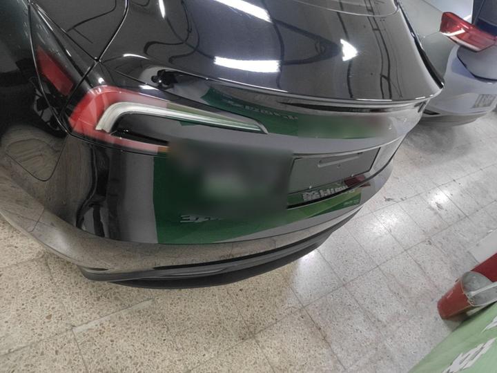 Model 3 2023 RWD photo 5