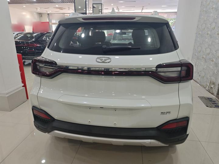 2025 1.5L CVT Luxury photo 4