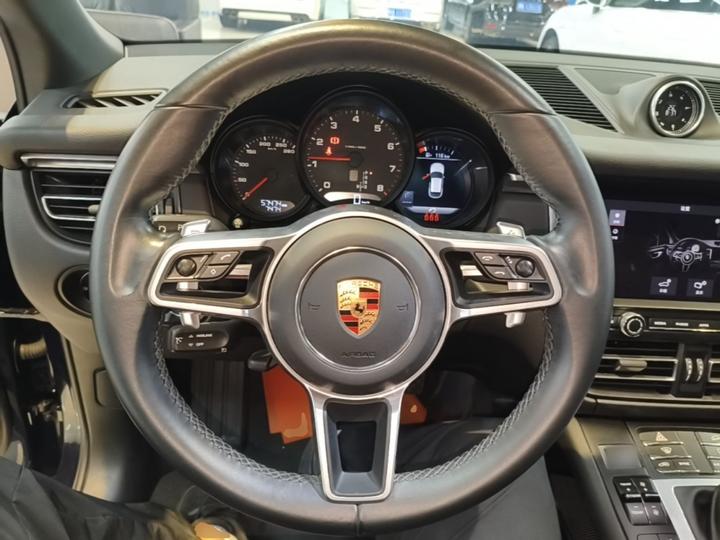 2021 Macan 2.0T photo 6