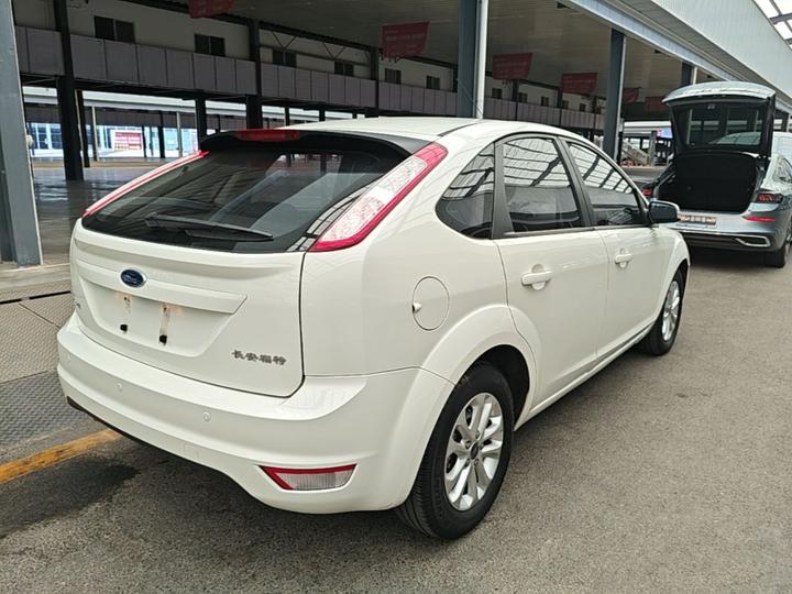 Focus 2013 Hatchback Classic 1.8L AT Anniversary Edition photo 6