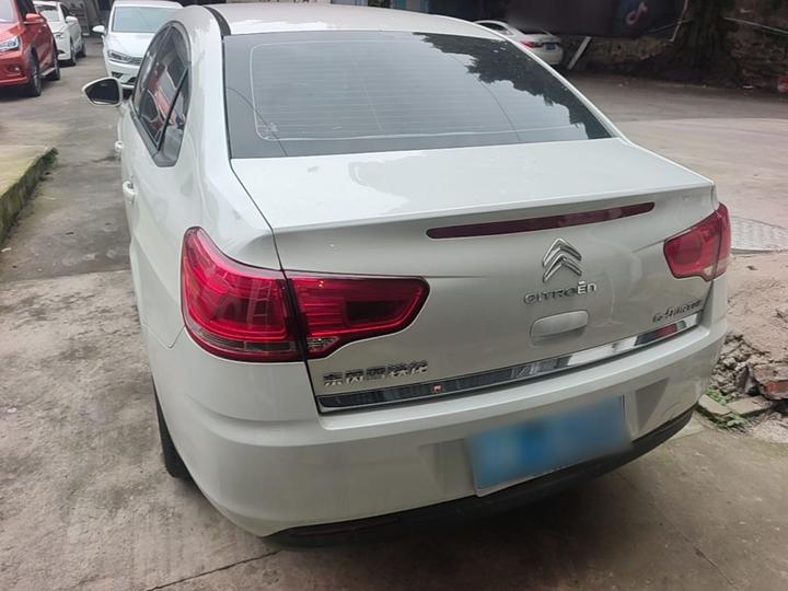 2013 Sedan 1.6L MT photo 3