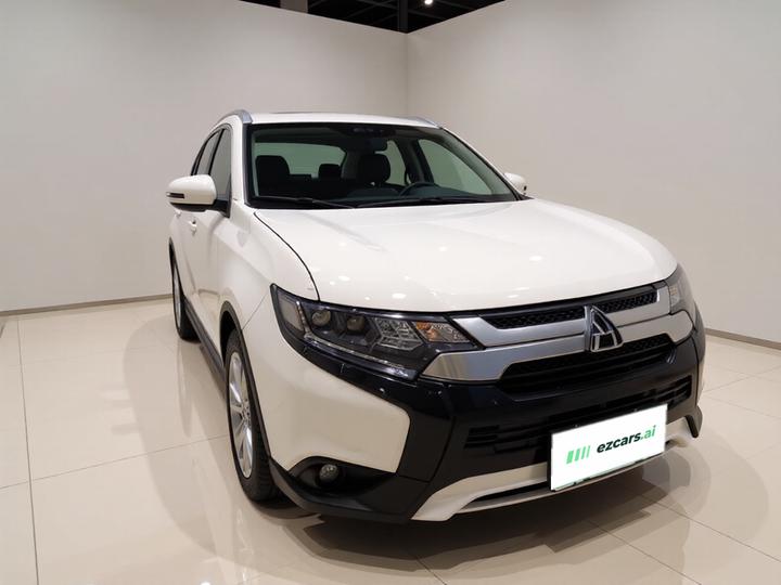Outlander 2019 2.4L AWD Enjoy 7-Seater China VI photo 3