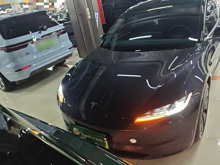 Model 3 2025 RWD photo 2