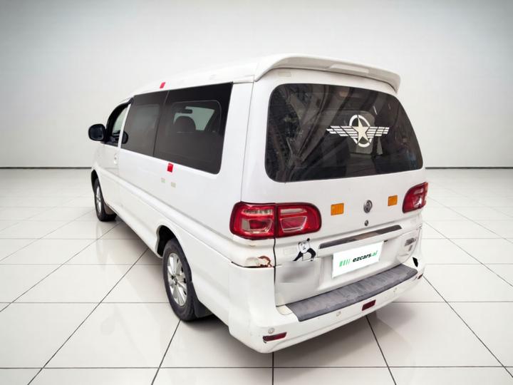 Lingzhi 2018 M5L 1.6L 7-Seater Luxury photo 4