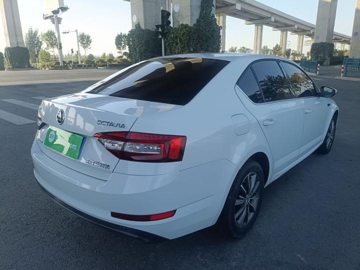 Octavia 2018 TSI230 DSG Comfort photo 6