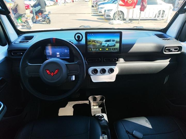 Wuling Zhiguang EV 2025 305km Progressive photo 5