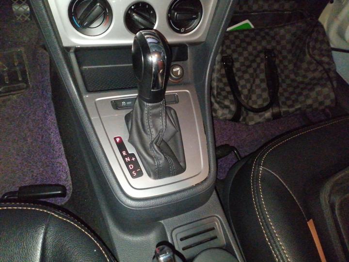 Lavida 2013 Facelift Classic 1.6L AT photo 6