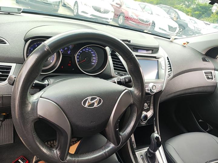 Elantra 2016 1.6L AT Smart photo 5