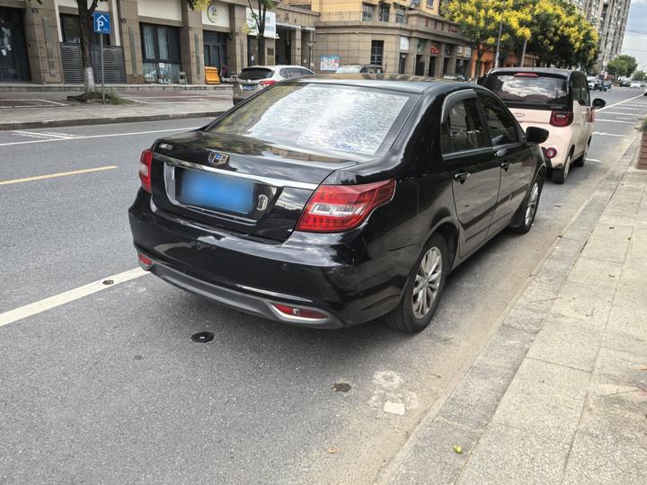Vision 2016 1.5L AT photo 4
