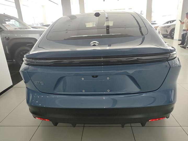 ET5 2022 75kWh photo 3