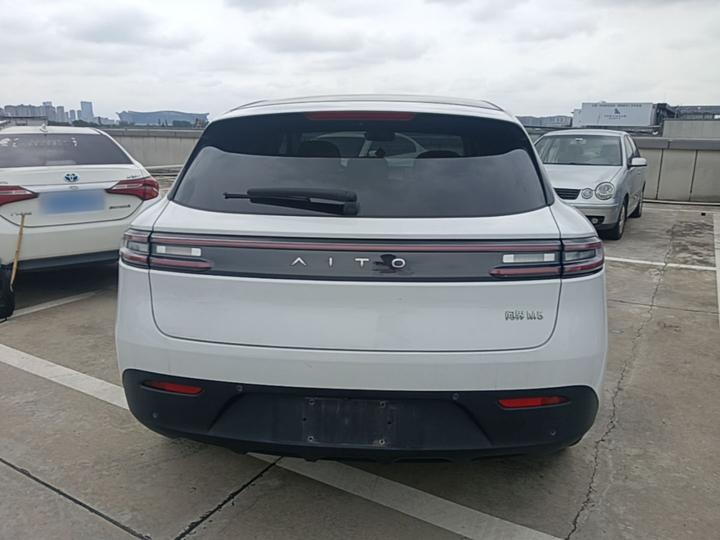 HIMA AITO M5 2022 EREV AWD photo 3
