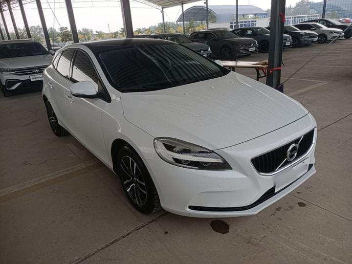 V40 2017 T3 photo 3