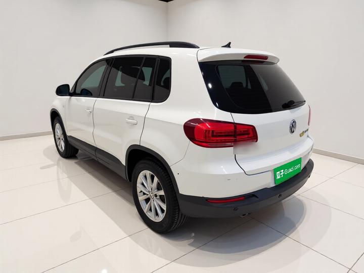 Tiguan 2015 1.8TSI AT RWD Comfort photo 4