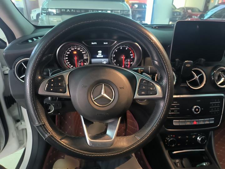 GLA 2019 GLA 200 Dynamic photo 6