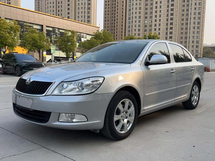 Octavia 2015 Classic 1.6L AT