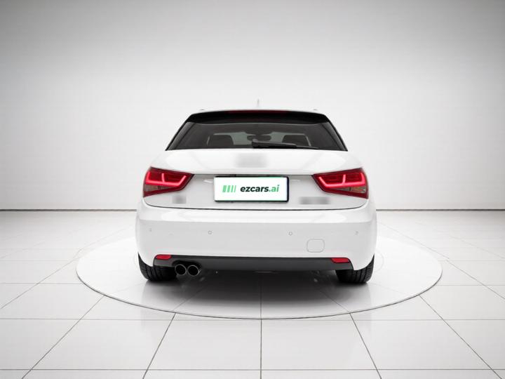 A1 2014 30 TFSI Comfort photo 5