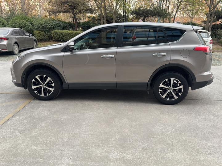 RAV4 2019 2.0L CVT RWD China V photo 3