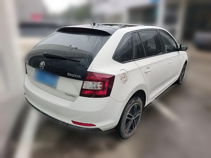 Rapid Spaceback 2014 1.6L AT Enjoy photo 6